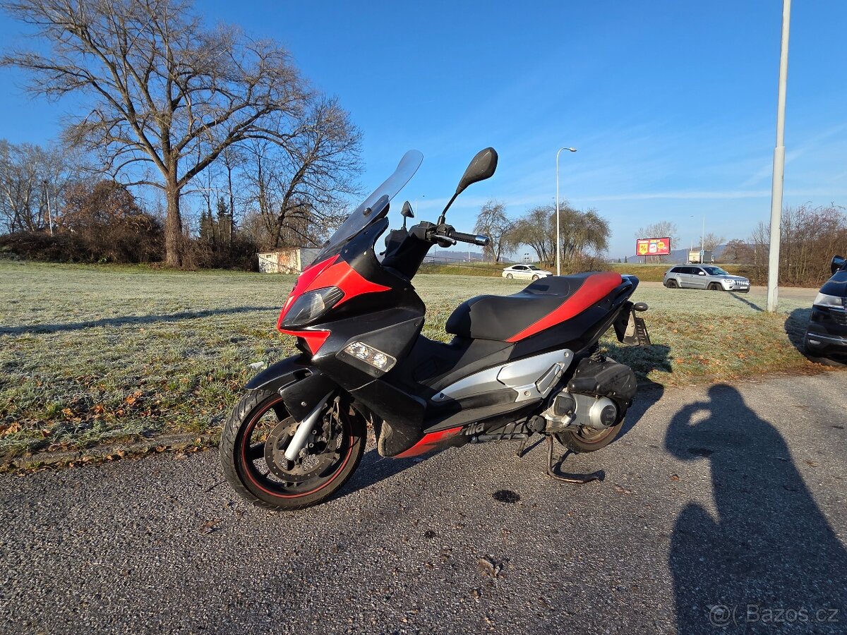 Aprilia SR 300 Max