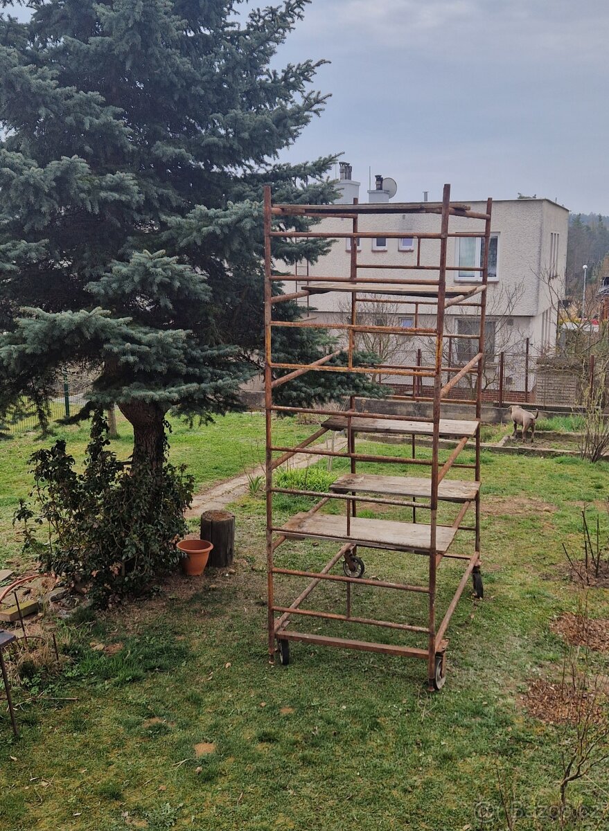 Lešení - Kostka, pojízdné