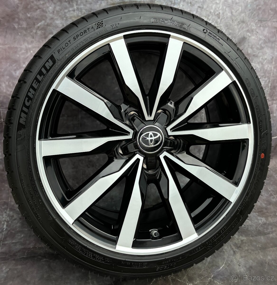 Nová originální Alu kola Toyota Corolla 225/40/18 letní