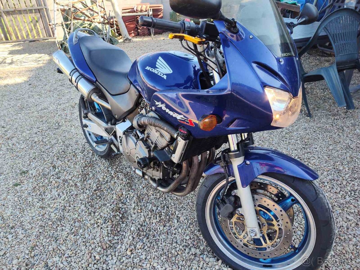 Honda Hornet 600 S rok 2002 .