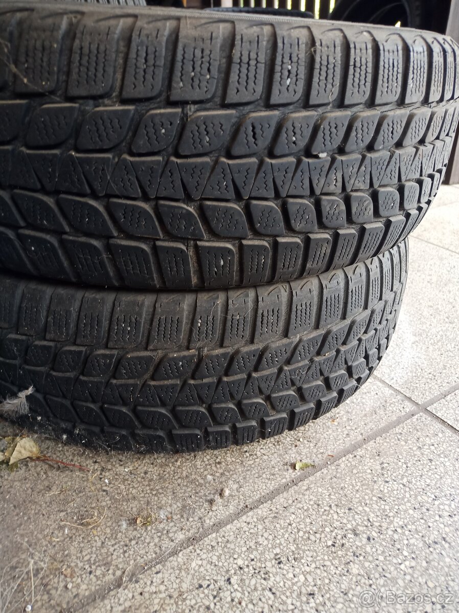 Prodám zimní pneu 165/60R14 Bridgestone