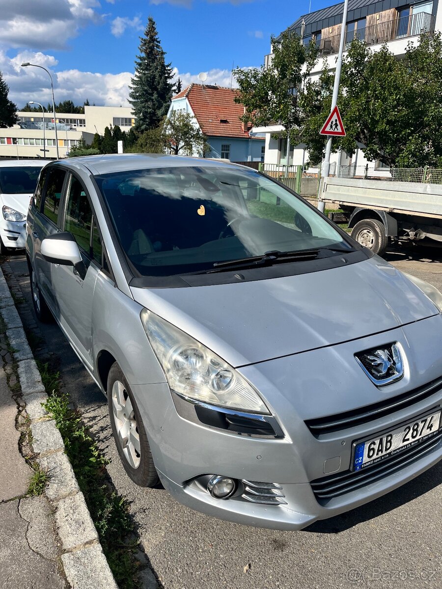 Peugeot 5008 2.0 HDi – 2011, motor k.o., na ND / jako celek