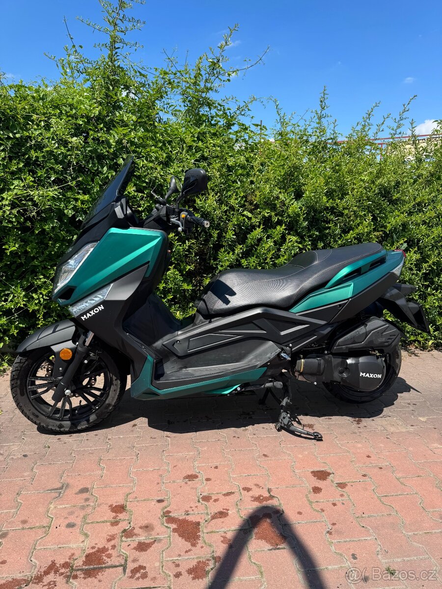 Prodám skútr Maxon Optimus 125 – pouze 2900 km
