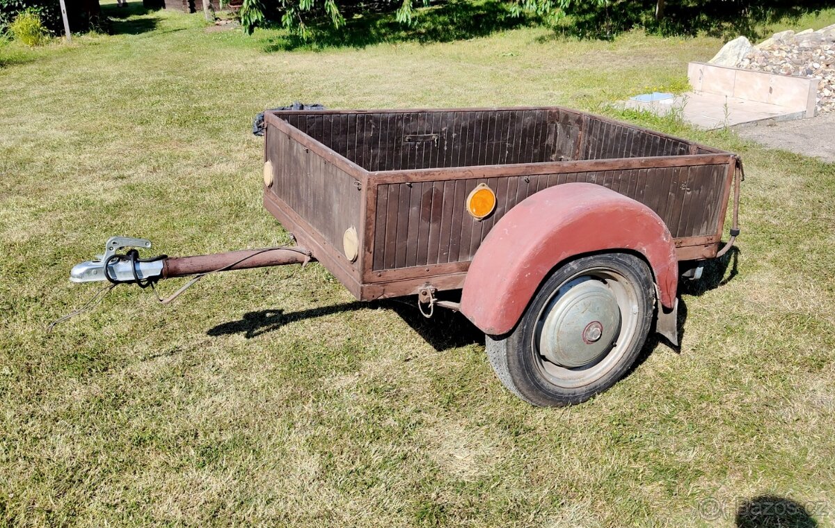 Prodám přívěsný vozík za auto.