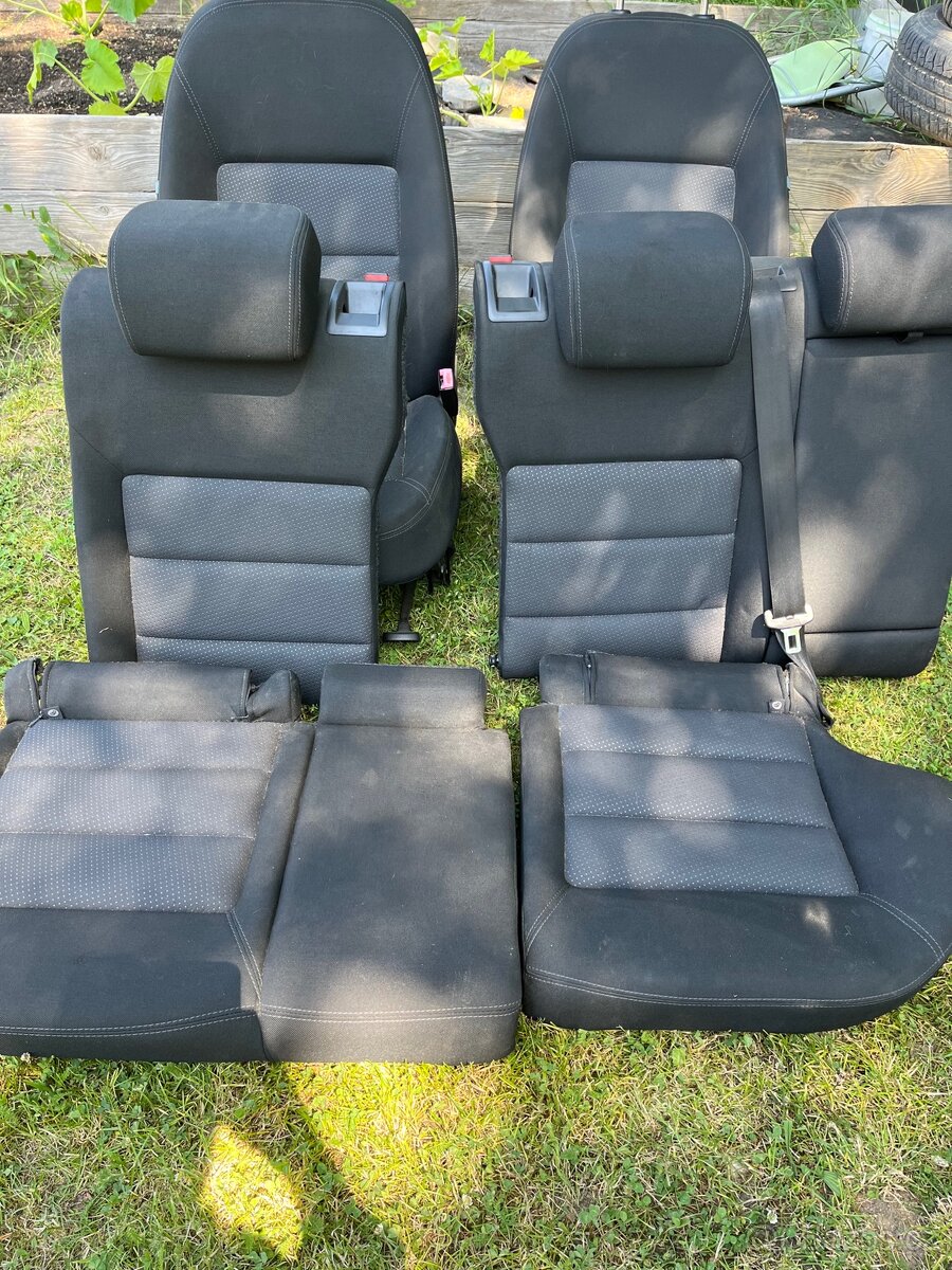 Sedačky Octavia 2 před fl combi pekny nepoškozený