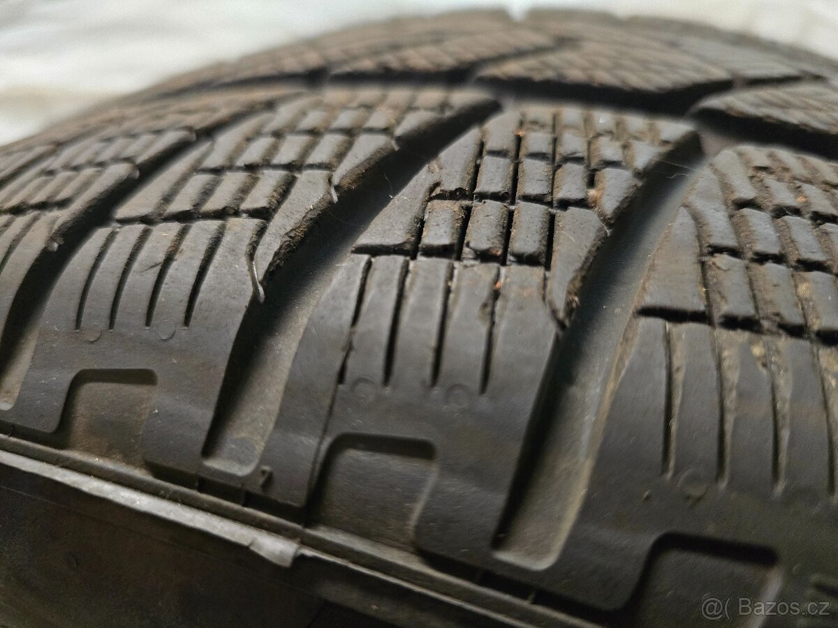 Pneu Pirelli 275/45/R20 TL 110V Scorpion Winter XL