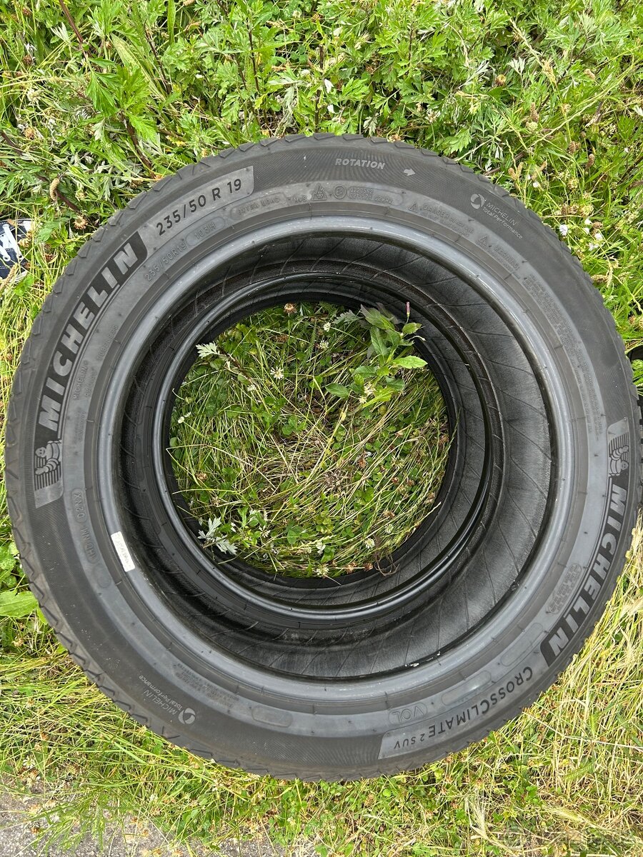 2x pneu Mischelin CrossLimate 235/50/19