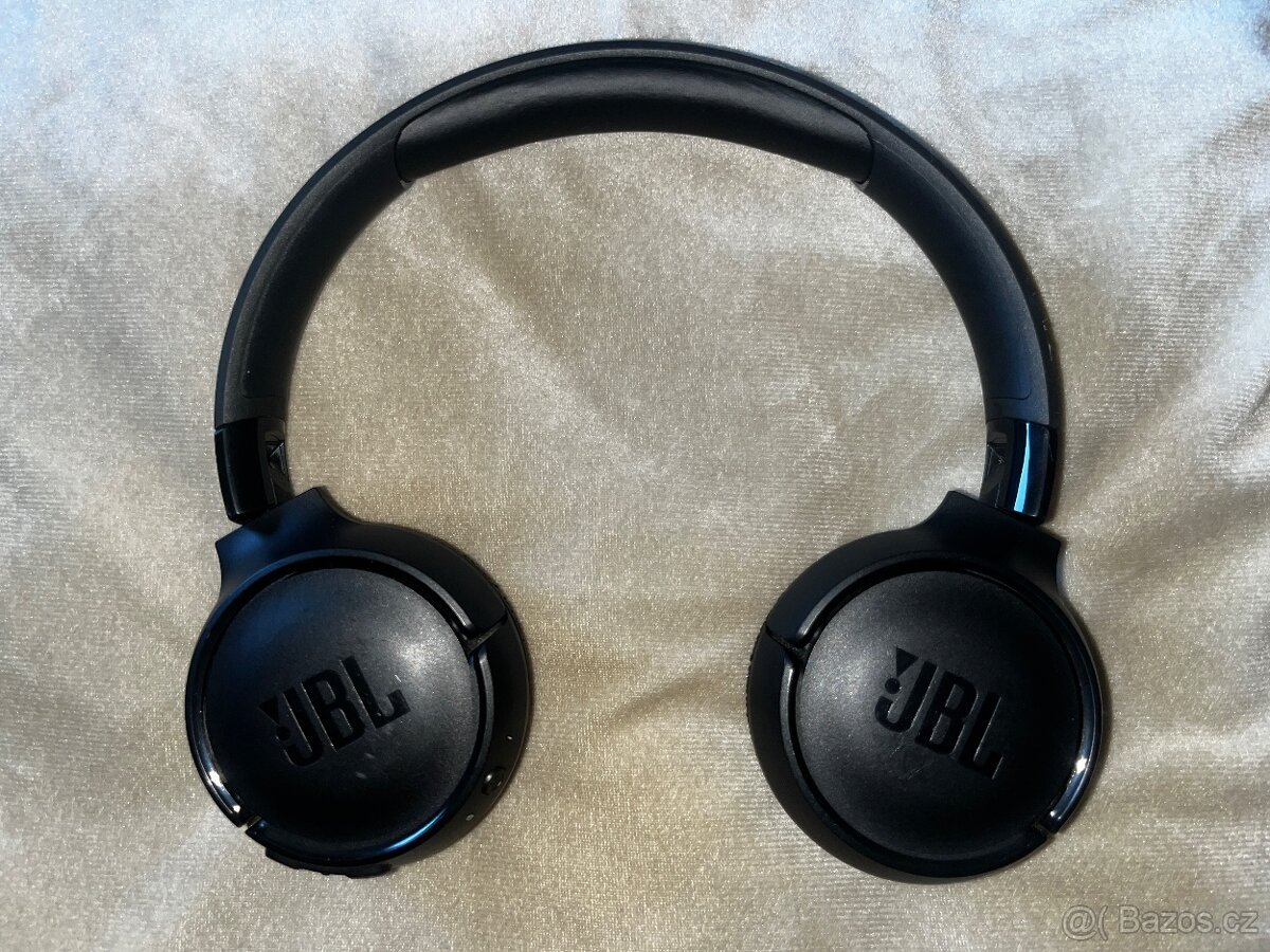 Sluchátka JBL Tune 520BT