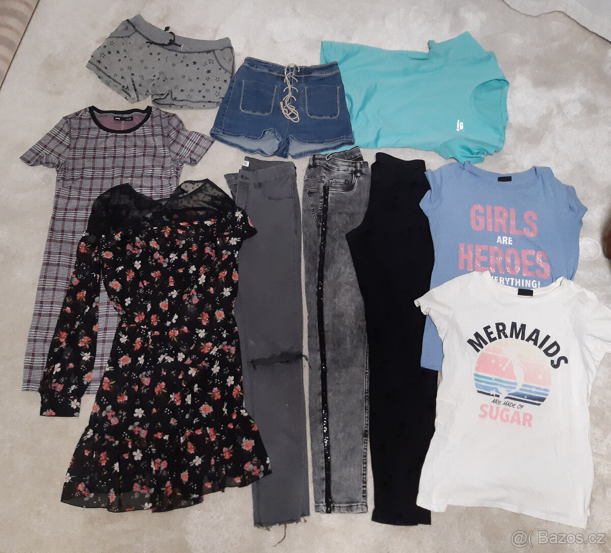 Set dívčího oblečení vel. 158 / XS