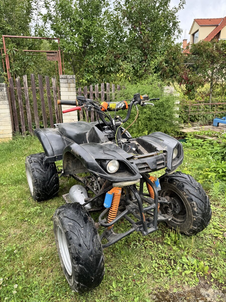 Čtyřkolka motor Jawa 250