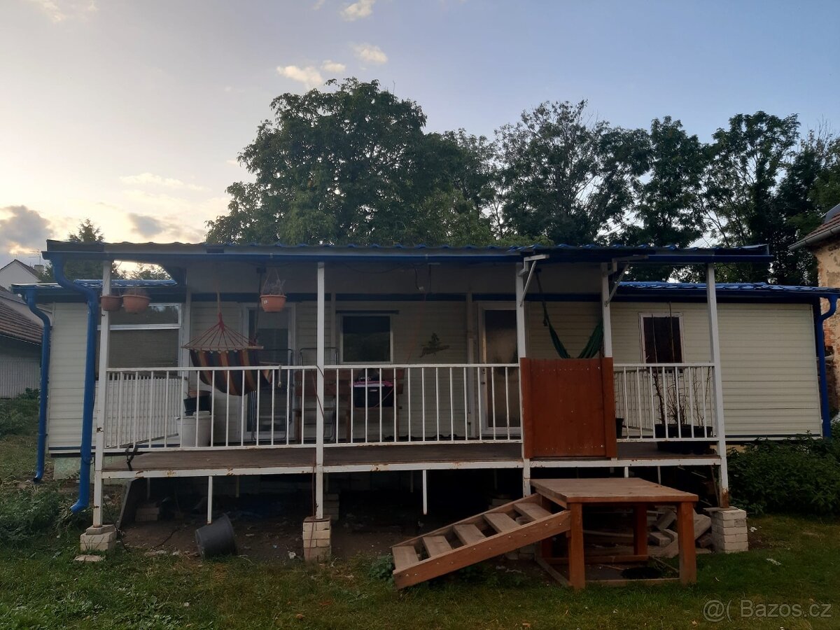 Celoroční mobilní dům s velkou terasou