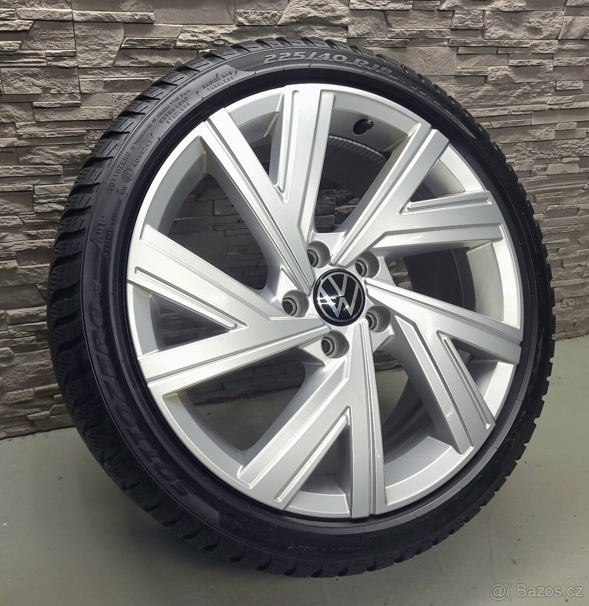 18" Originál VW Bergamo 5x112 zimní pneu 4,5-5,5mm