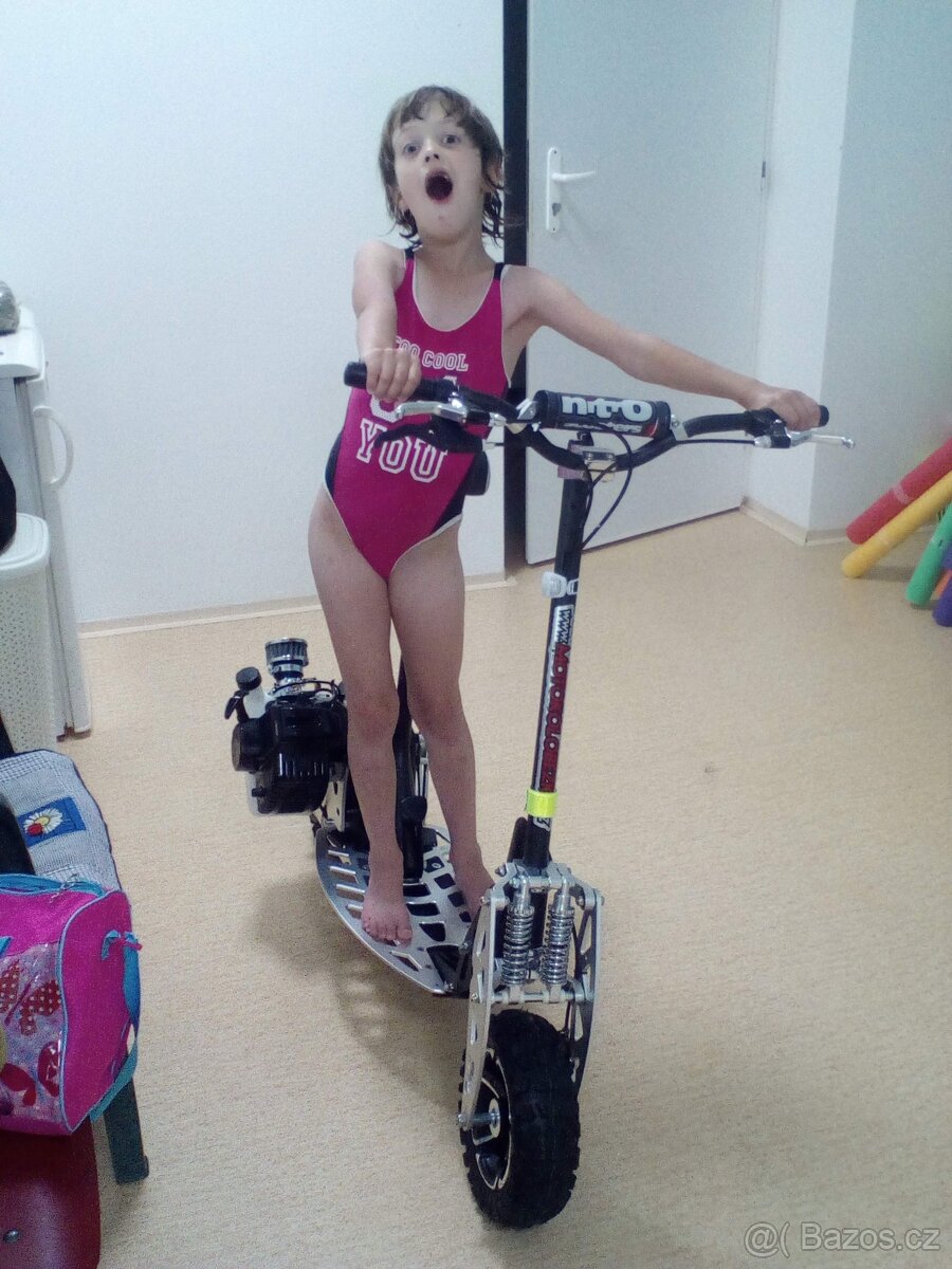 Motorová koloběžka bez RP 49cm3