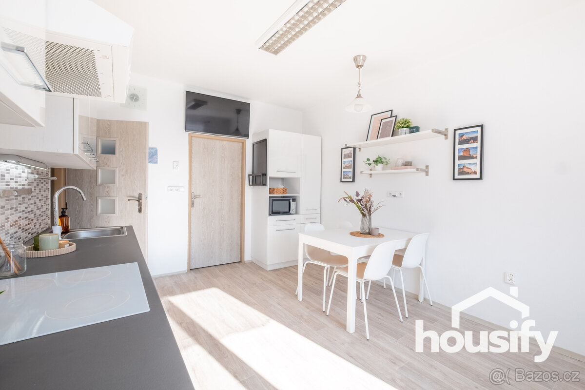 Pronájem bytu 2+1, 54 m2 - Přímětická, Znojmo