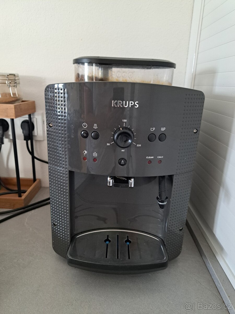 Kávovar Krups EA810