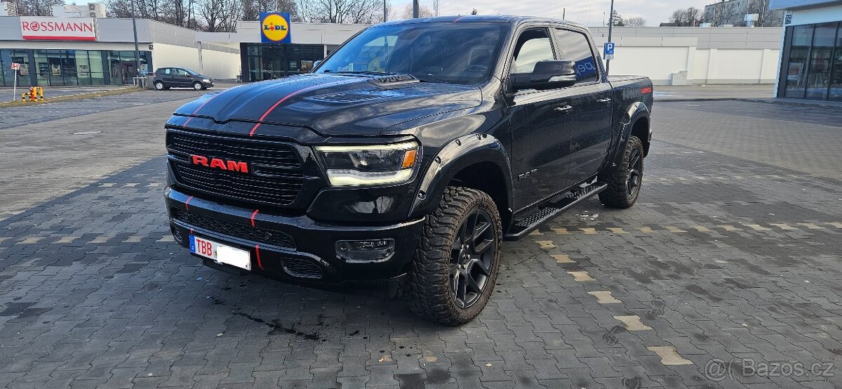 DODGE RAM LARAMIE 5.7 HEMI 4X4 401PS OFF-ROAD