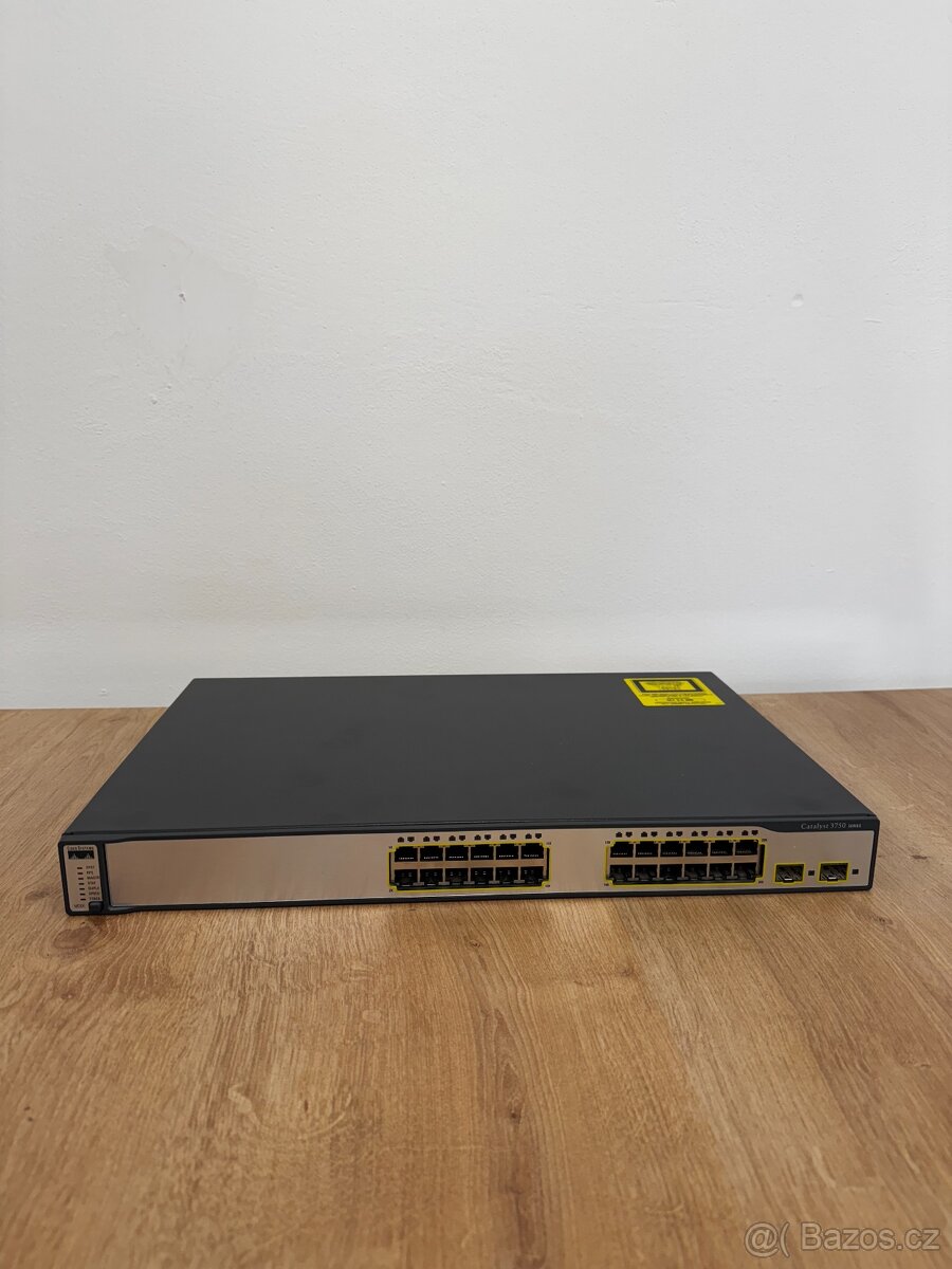 Použitý, spolehlivý Switch Cisco Catalyst 3750-24TS-S - Ideá