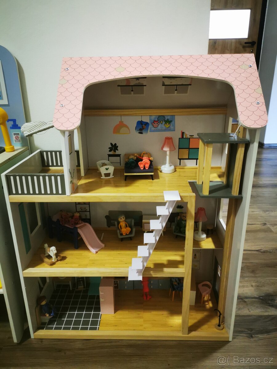 Domeček pro panenky