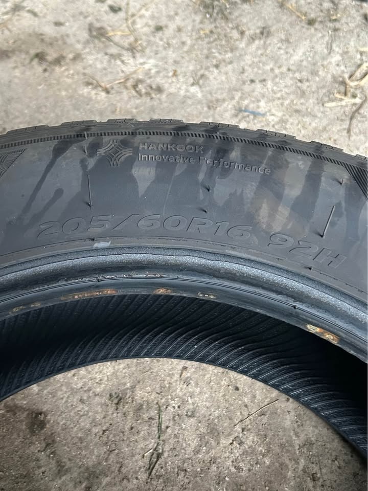 Zimní pneumatiky Hankook 205/60/R16 92H W462 Icept RS3