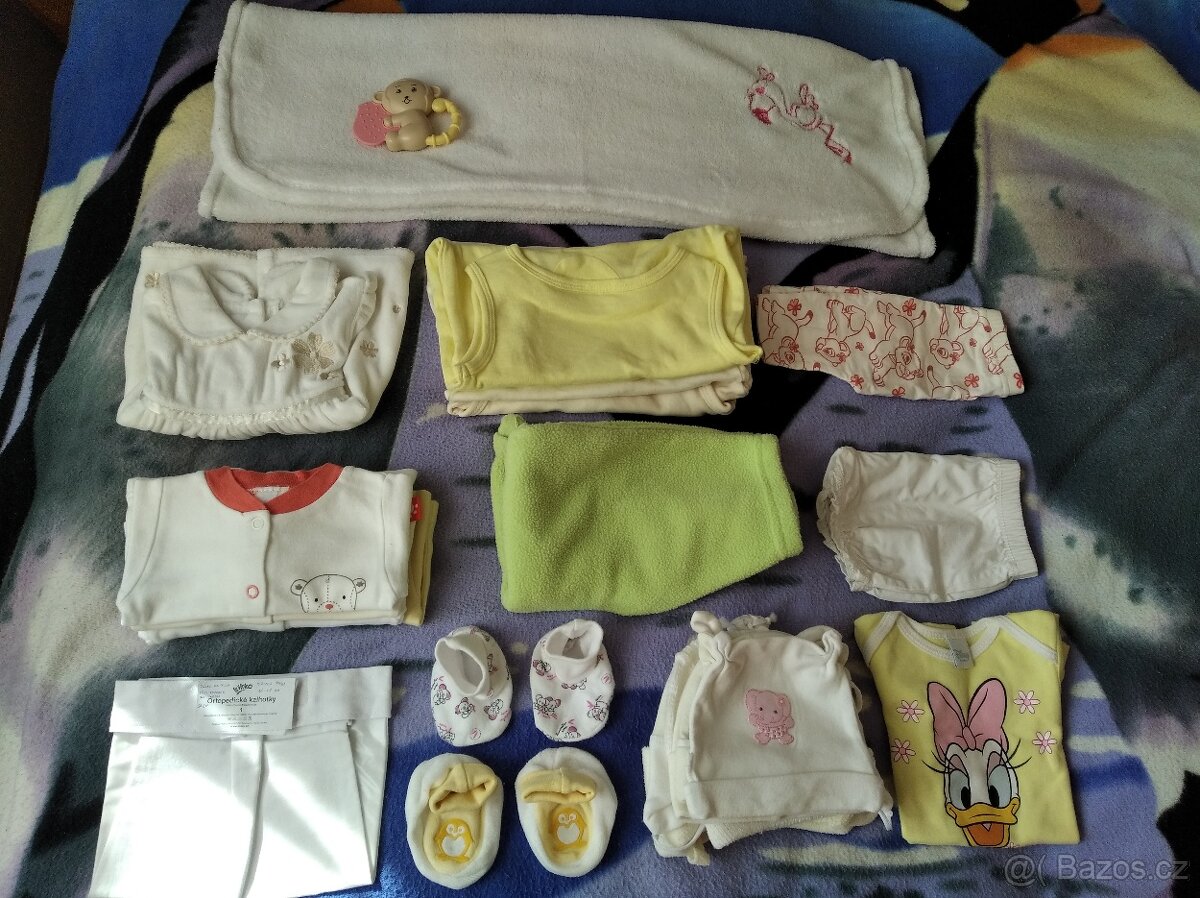 kojenecké oblečení (holka) vel. 56 + deka a hračka