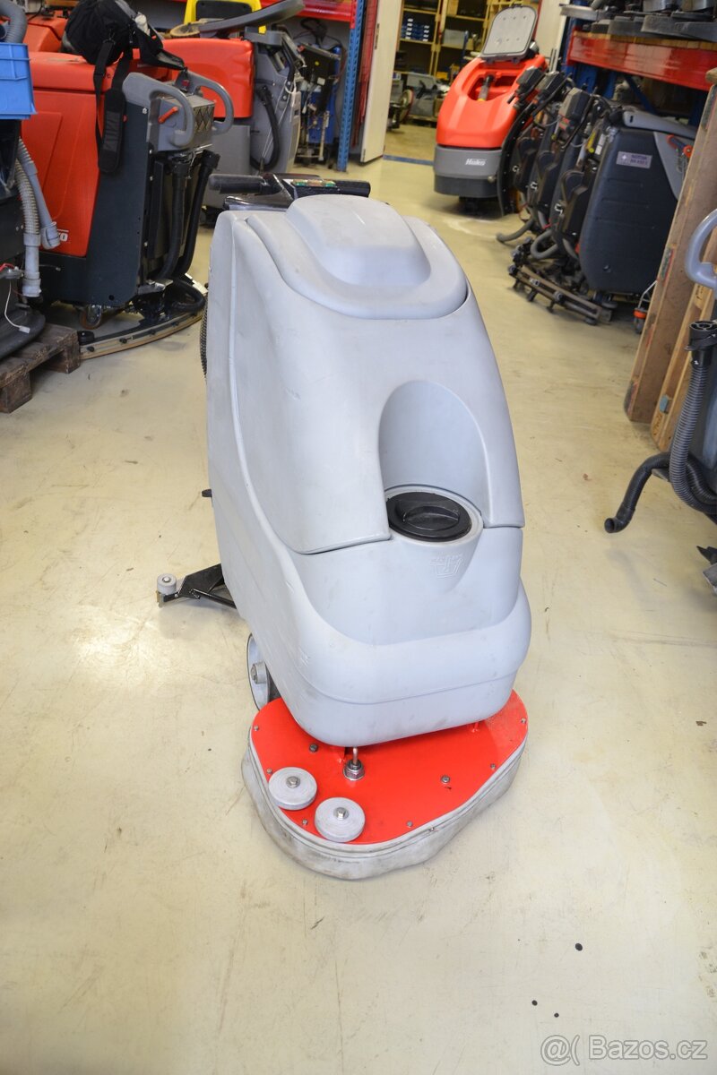 Podlahový mycí stroj Comac Abila 52 BT