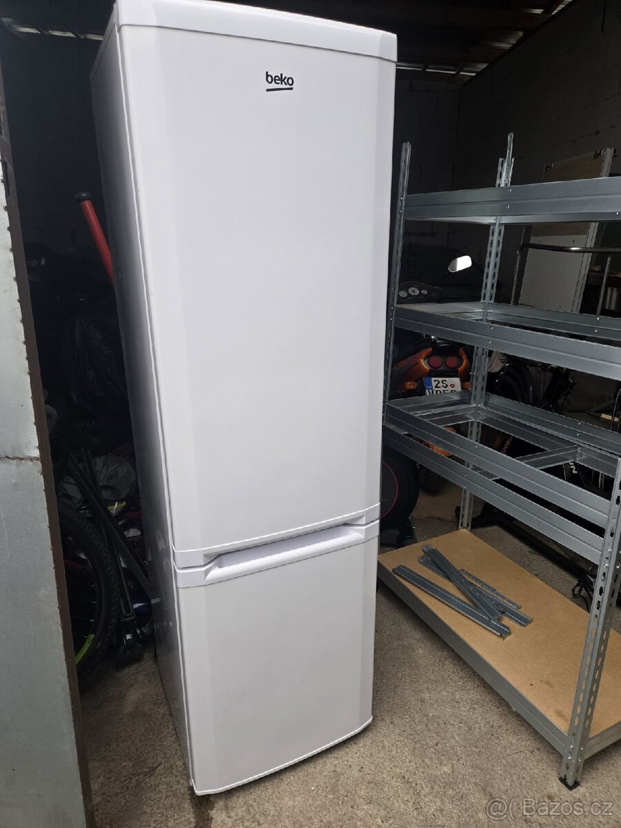 LEDNICE S MRAZÁKEM BEKO