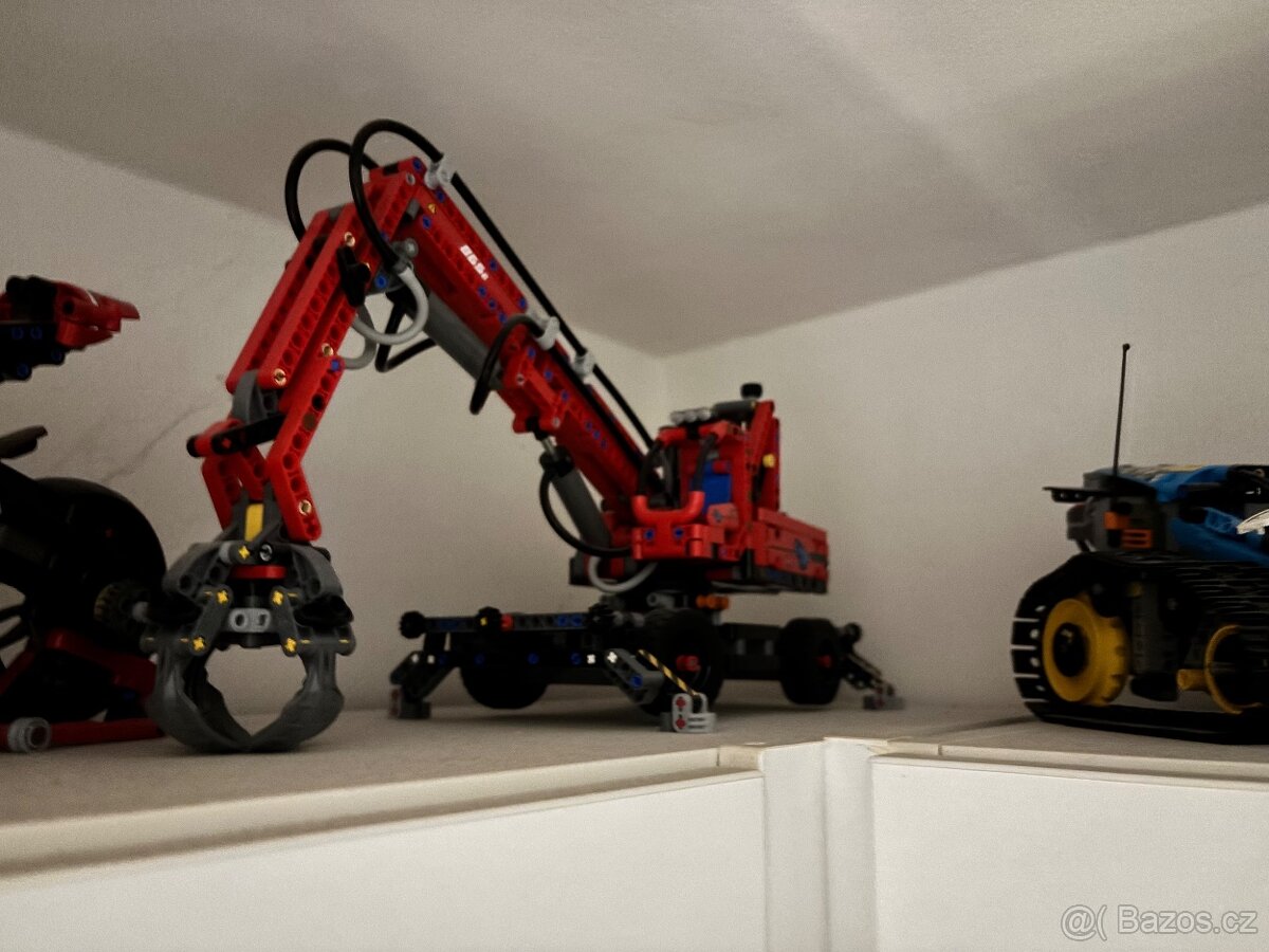 Prodám Lego technic 42144