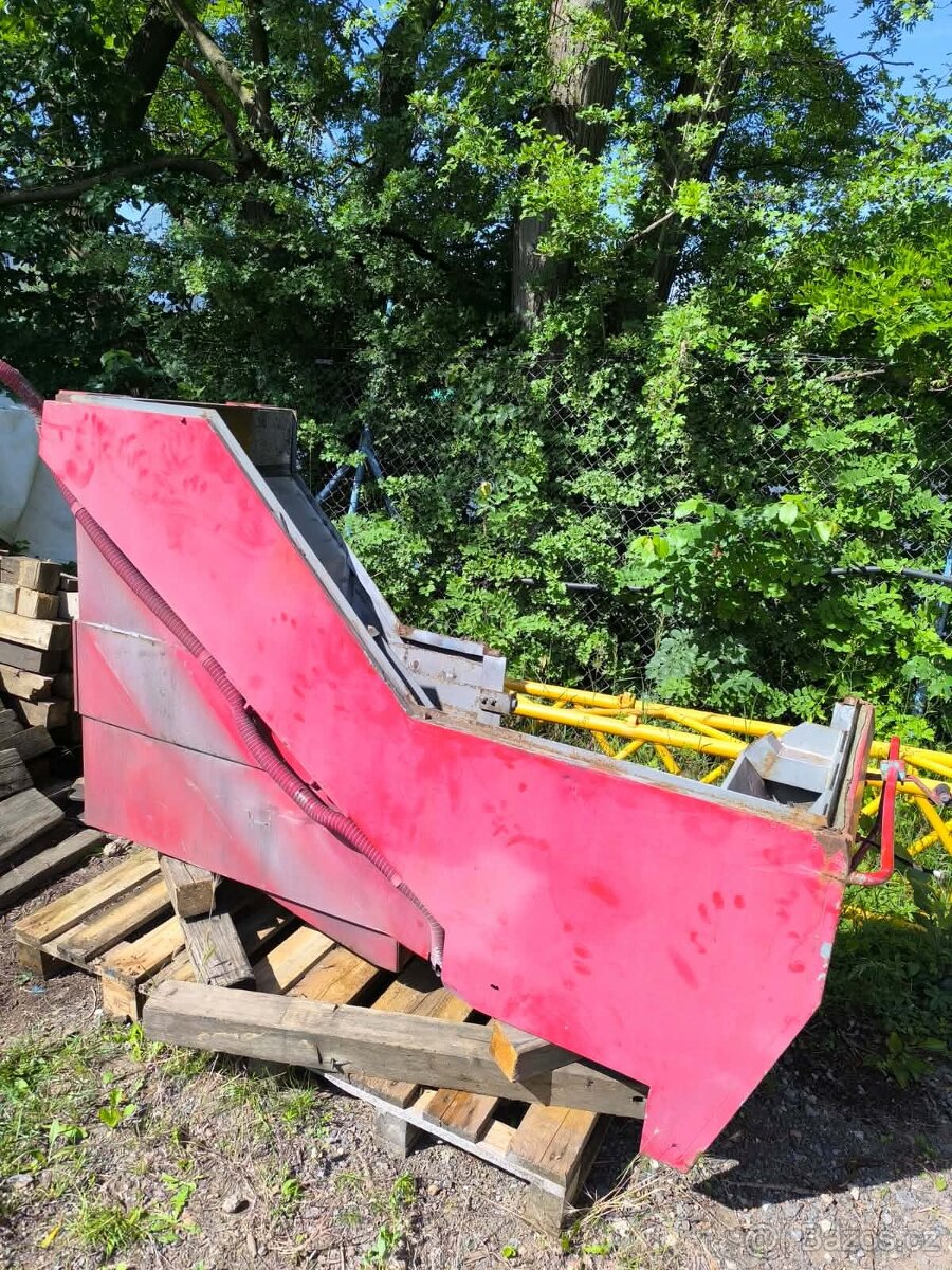 Liebherr 1035 kabina
