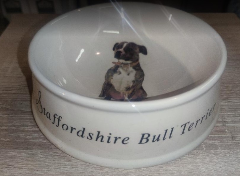 MISKA - výhradně pro Staffordshire Bull Terier