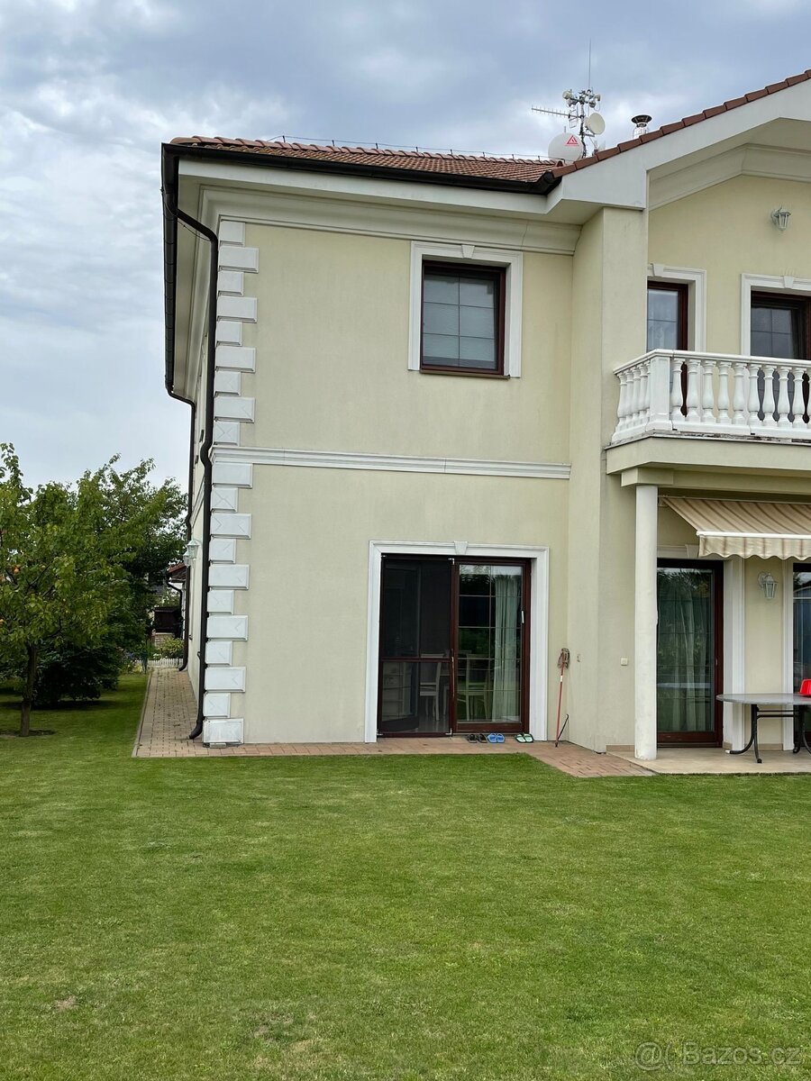 Vila 350m2 Jesenice u Prahy