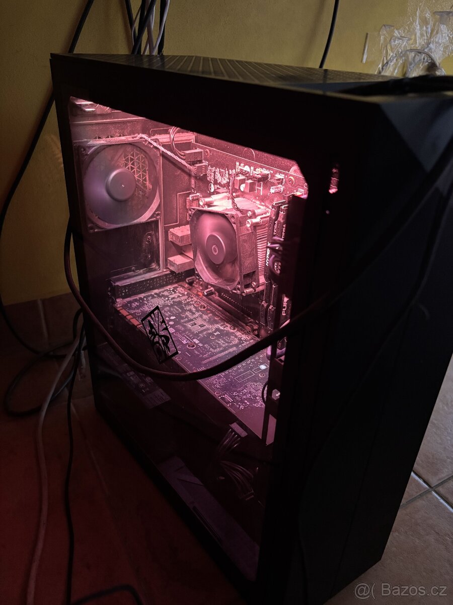 OMEN by HP Obelisk Desktop 875-0xxx