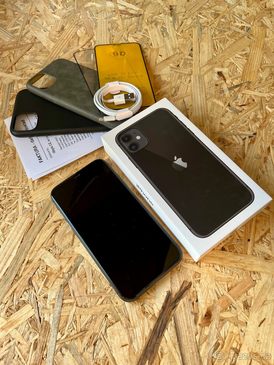 iPhone 11 black - 1. majitelka, nerozdělaný
