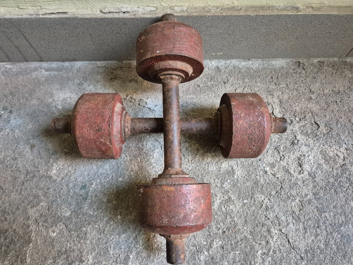 Pár jednoručních činek, cca 2x4,7kg=celkem 9,4kg
