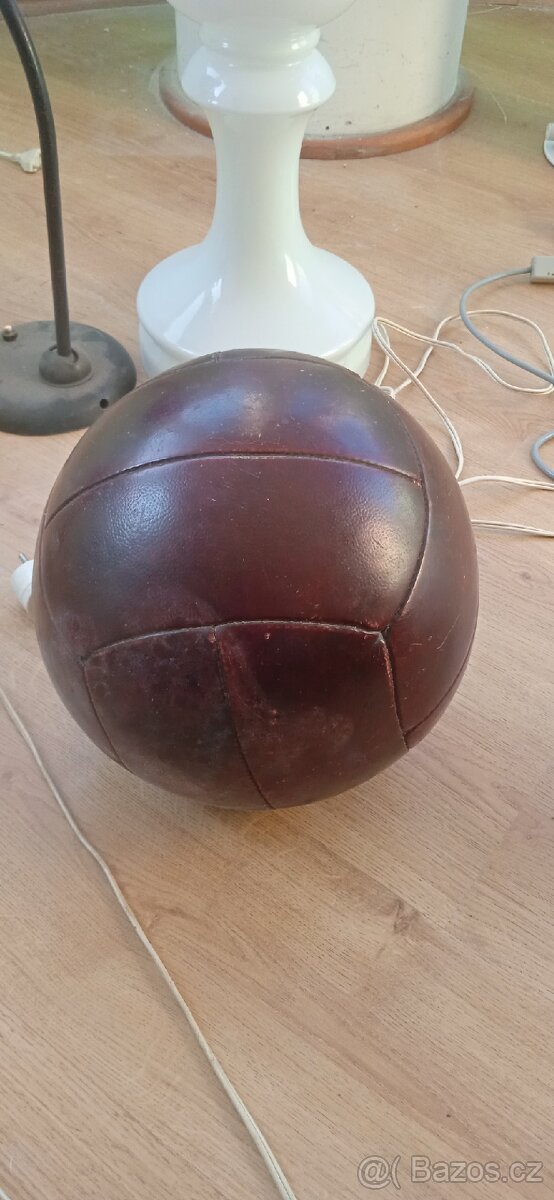 Krasny stary vintage medicinbal
