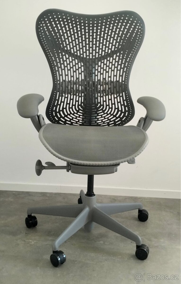 Kancelářská židle Herman Miller Mirra
