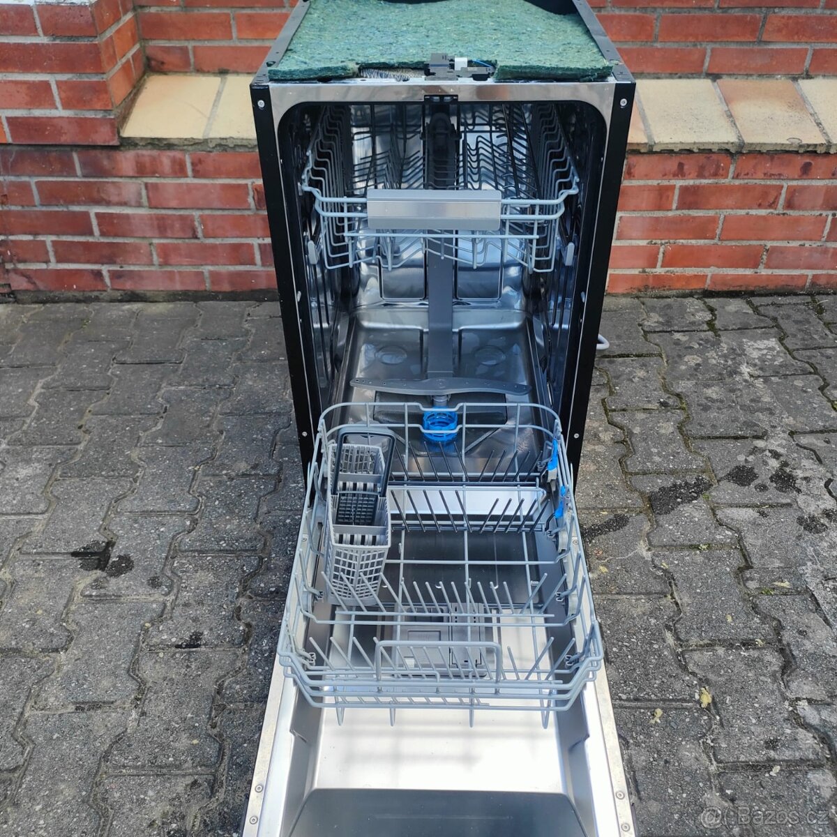 MIDEA MFD45S200B.1- Volně stojící/45cm/ 10 sad nádobí/