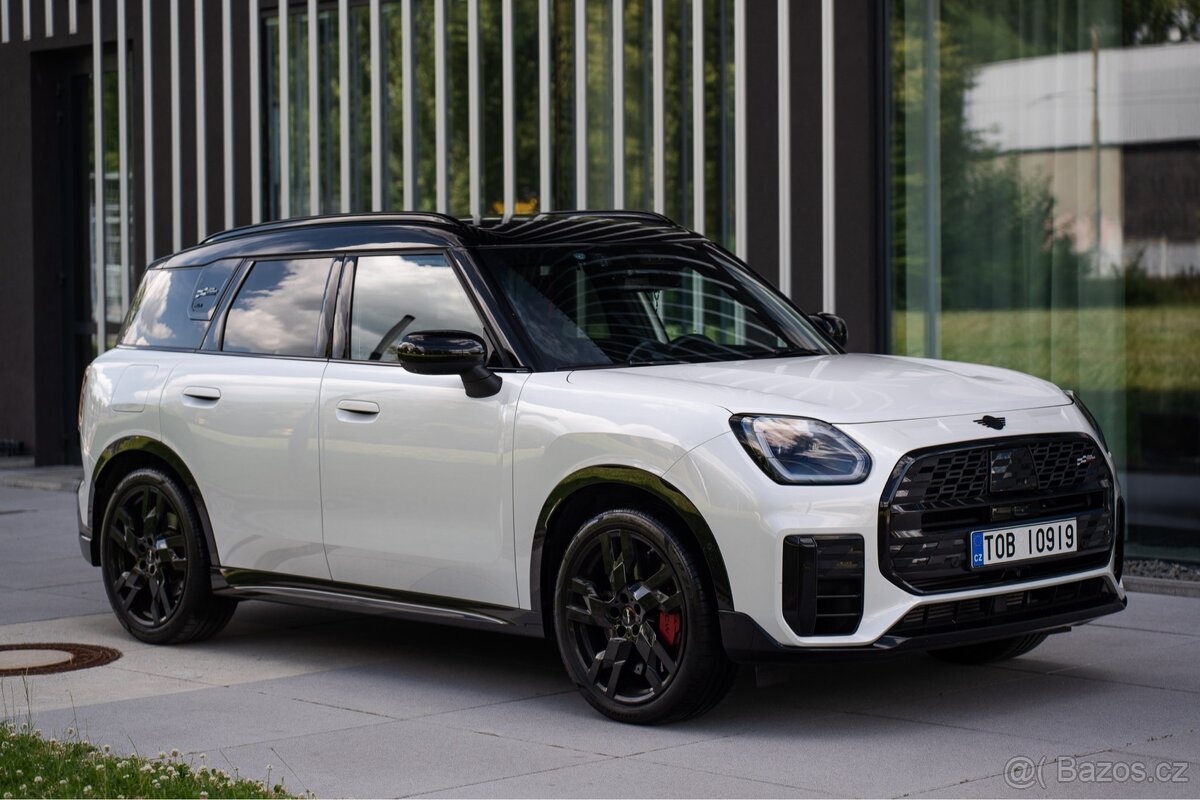 MINI Countryman JCW ALL4 (2024) – 221 kW / 300 koní