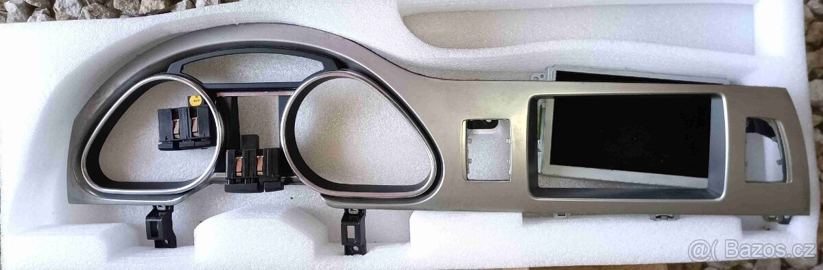 Audi Q7 panel palubního počítače