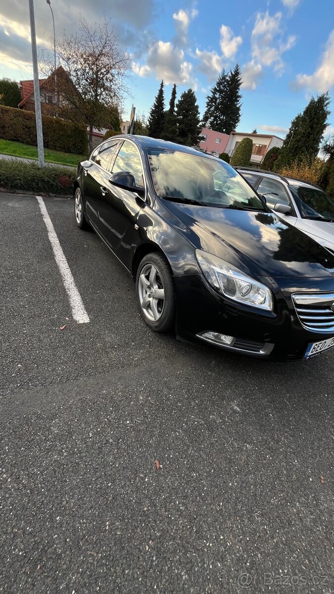 Prodam Opel Insignia 2012 ( 2.0 tdi 4x4)
