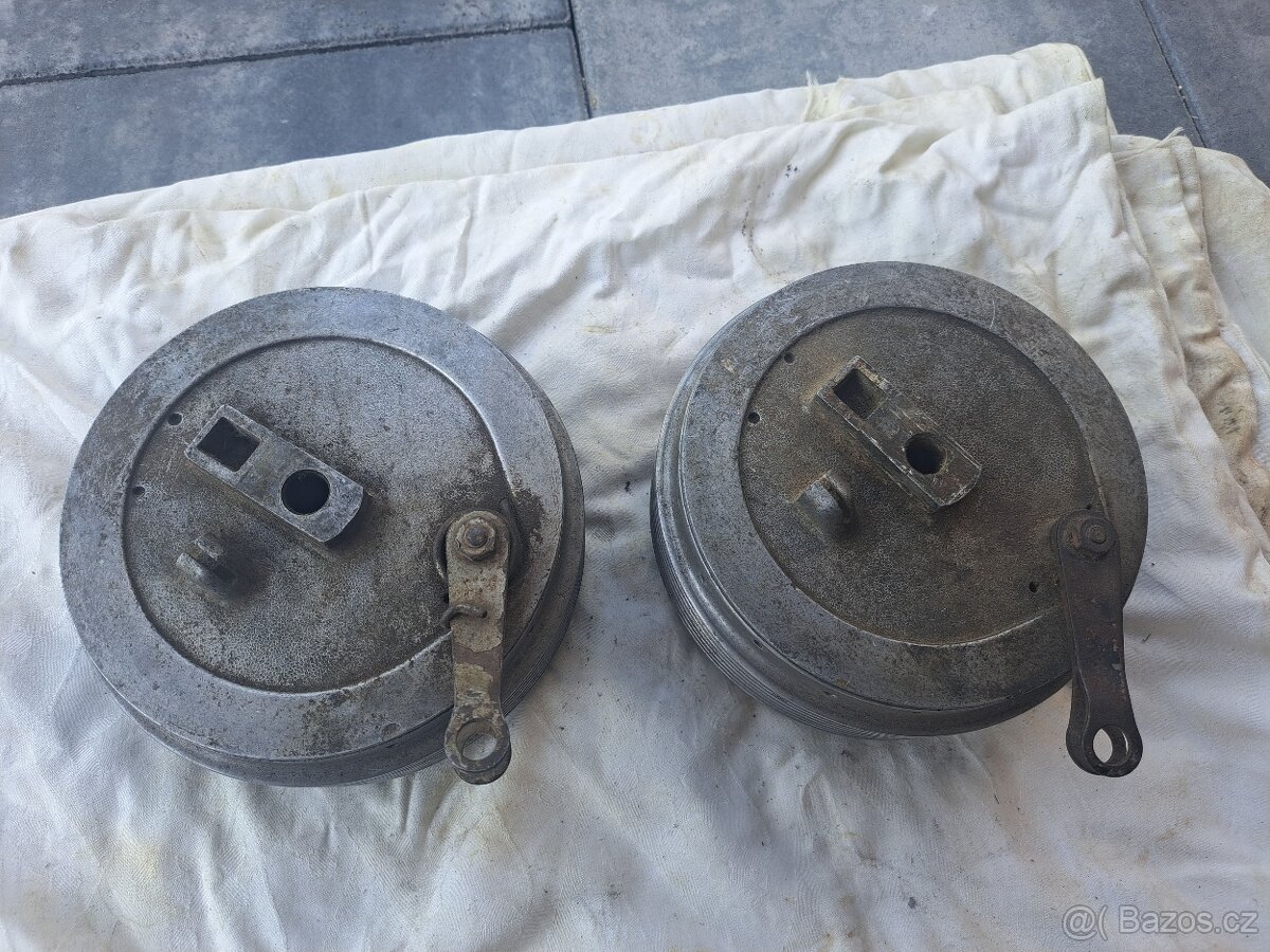 Jawa 250 350 Panelka - náboje kol + brzdové štíty