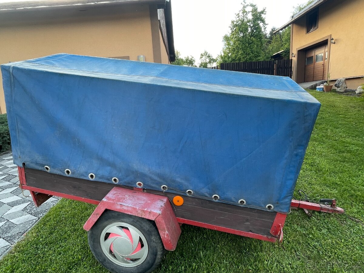 Přívěsný vozík
