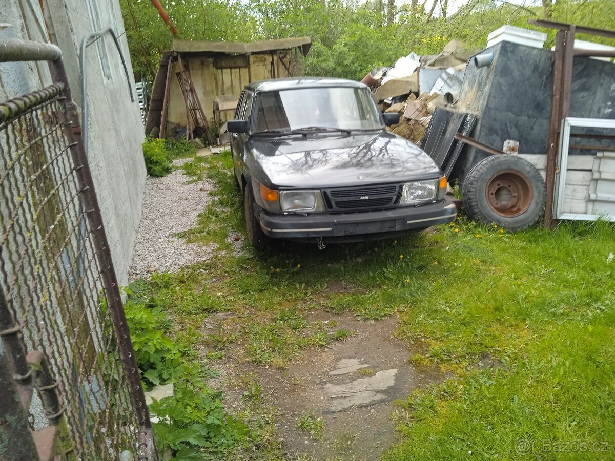 Saab 900