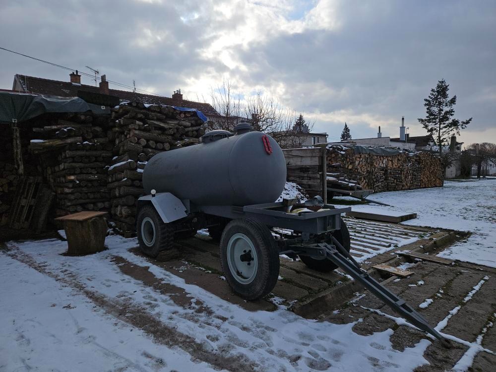 Traktorový přívěs cisterna 3000 l
