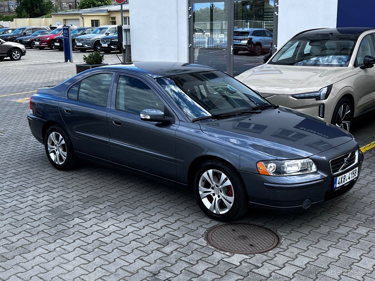 Volvo S60 2,4D 177tkm po servisu