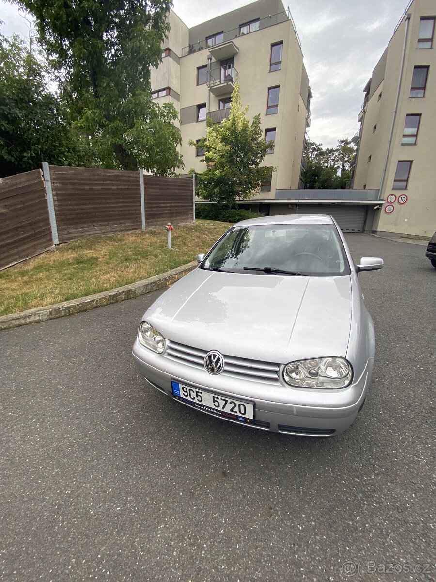 Volkswagen Golf IV (1.6 16V, 77 kW, benzín, 2002) – na ND ne