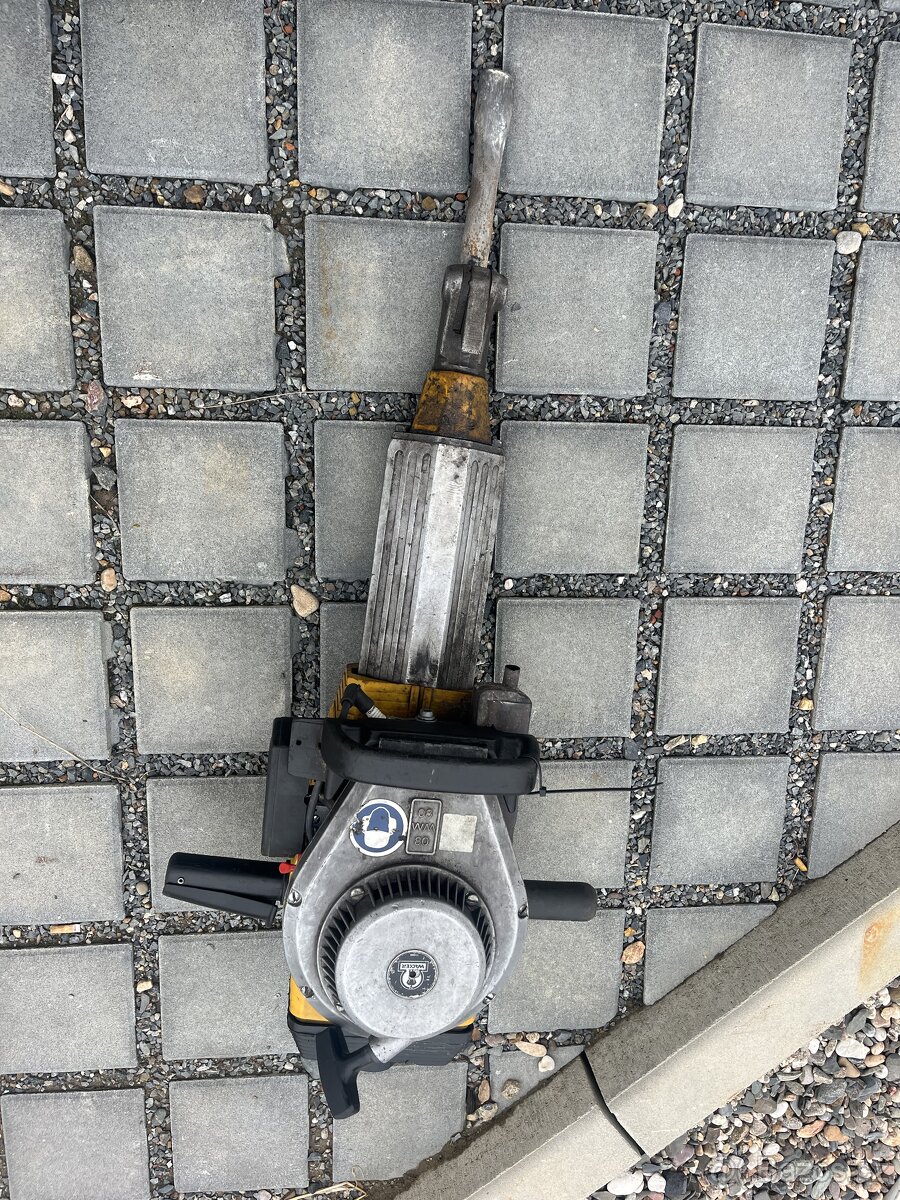 Wacker bouraci kladivo