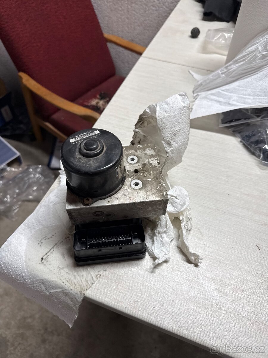 Koupím Abs čerpadlo Ford 2M51-2C285-AF