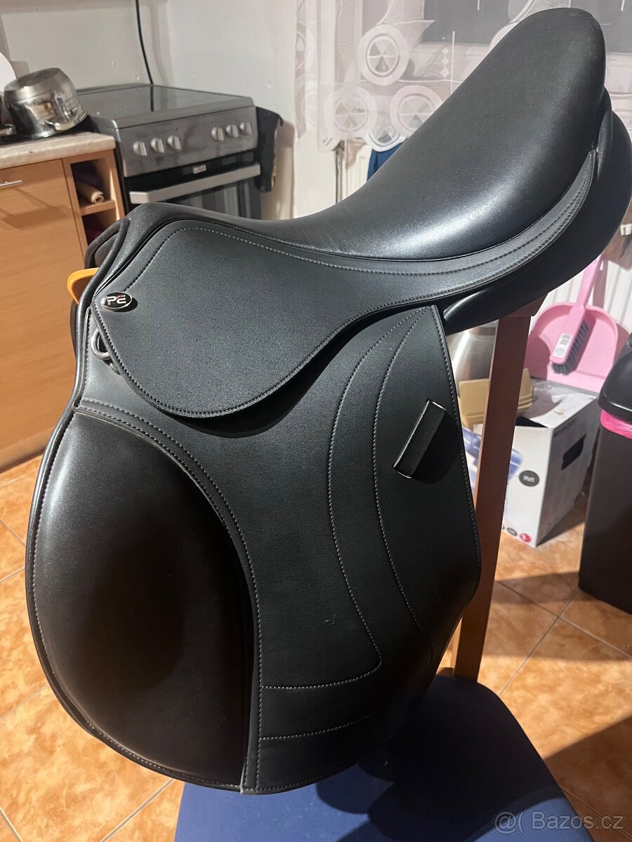 skokové sedlo premier equine
