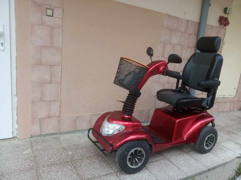 Prodám elektrický čtyřkolový vozík pro seniory
