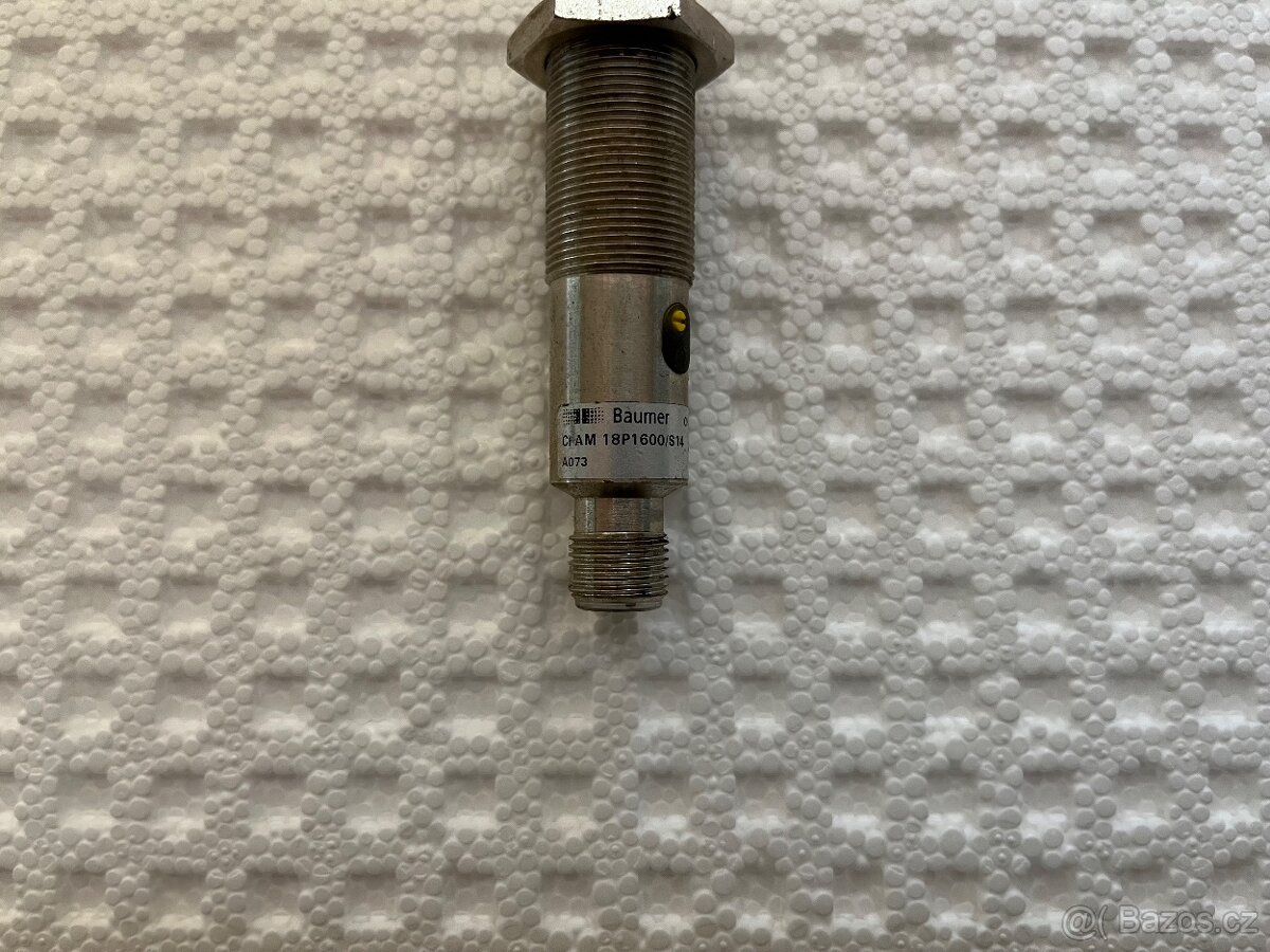 Baumer Kapacitní snímač 8mm PNP